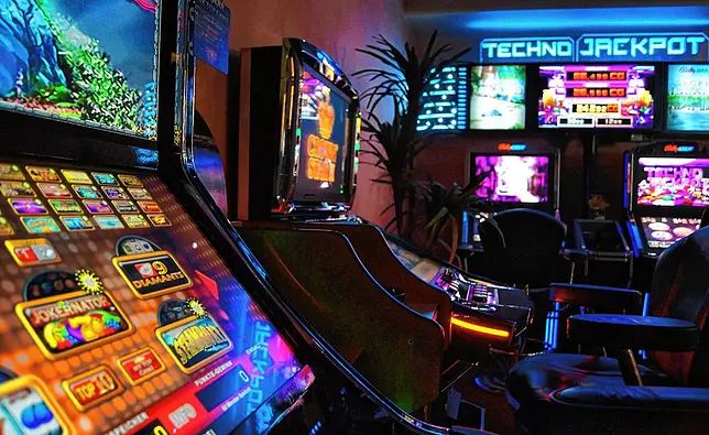 پاکستان میں Casino World کا آن لائن کیسینو سیکشن کھولیں۔